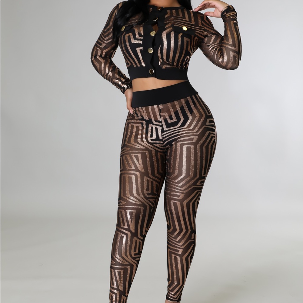 Baddie Leggings set (Black and Gold)